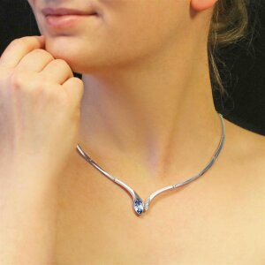Silbernes exklusives Damen Collier 45 cm elegante Kettenglieder mit 1 Kristallstein blautopas und 4 Zirkonias Echt Silber 925 rhodiniert