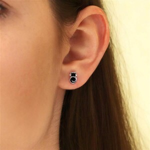 Kleine schwarze Katzen Ohrringe als Stecker Mini K&auml;tzchen 7 mm gekringelt gl&auml;nzend Echt Silber 925